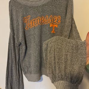 Women’s medium gray sweatshirt. Tennessee vols.